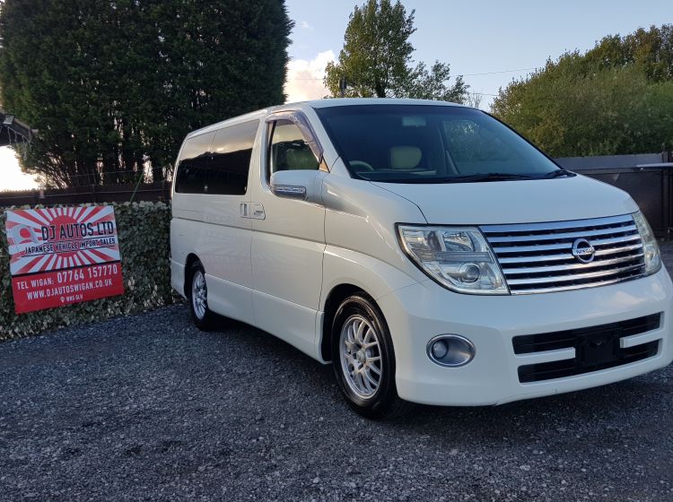 now sold thanks!!!!!!Nissan Elgrand 2.5 automatic 8 seater white MPV day van only 46k miles 05 fresh import in stock-px poss 6 month warranty- quote 111
