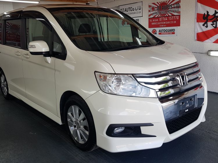 now sold thanks!!!!!!!Honda stepwagon spada 2.0 automatic white sunroof mpv 8 seater japanese import Ready to go.in stock please quote 122