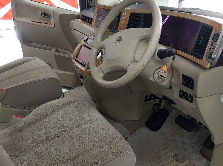 now sold thanks!!!!Nissan Elgrand e51 3.5 automatic 8 seater beige MPV day van Clock reads 12000 km actual 68000 km-please quote 126