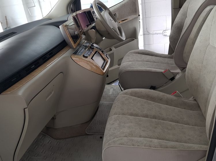 now sold thanks!!!!Nissan Elgrand e51 3.5 automatic 8 seater beige MPV day van Clock reads 12000 km actual 68000 km-please quote 126