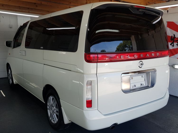 nowsold thanks!!!!!Nissan Elgrand e51 3.5 automatic 8 seater white japanese import only 29k miles in stock-ready to go-please quote 146