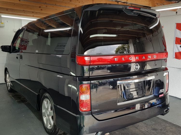 now sold thanks!!!!Nissan Elgrand 2.5 automatic 8 seater black MPV day van japanese fresh import 06 	ready to go-only 42k miles-please quote 163 Pictures