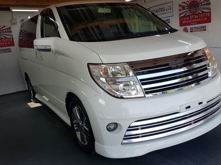 now sold thanks!!!!!!Nissan Elgrand e51 rider s 3.5 automatic 8 seater white japanese import 2006 in stock-ready to go-please quote 164-4 new tyres