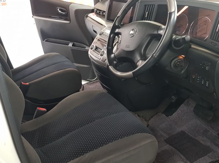 now sold thanks!!!!!!Nissan Elgrand e51 rider s 3.5 automatic 8 seater white japanese import 2006 in stock-ready to go-please quote 164-4 new tyres