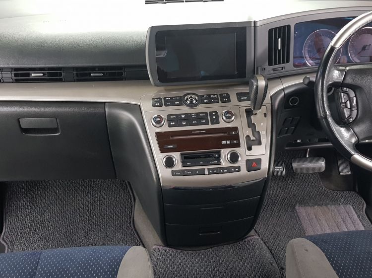 now sold thanks-165-Nissan Elgrand e51 rider 2.5 auto 8 seats elec -curtains/sunroof fresh japanese import 05 	in stock grade 4-b please quote 165