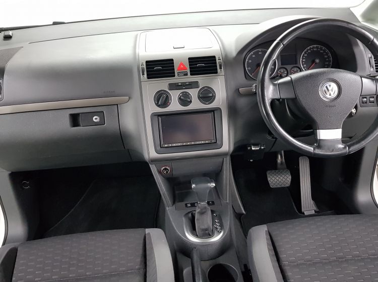 now sold thanks!!!Volkswagen Touran 1.4 TSI ( 140ps 7st DSG automatic japanese import 2010 excellent condition px and finance- please quote 166