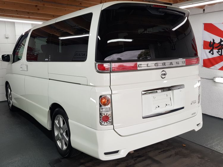 now sold thanks!!!!!!!!168-Nissan Elgrand e51 2.5 automatic 8 seater white MPV day van fresh japanese import 06 in stock -excellent condition- please quote 168