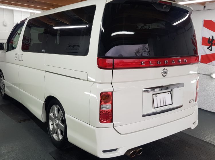 now sold thanks!!!!!Nissan Elgrand e51 2.5 automatic 8 seater e/curtains fresh japanese import 2007 in stock grade 4-b- please quote 172