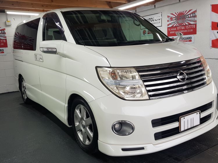 now sold thanks!!!!!Nissan Elgrand e51 2.5 automatic 8 seater e/curtains fresh japanese import 2007 in stock grade 4-b- please quote 172