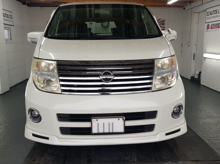 now sold thanks!!!!!Nissan Elgrand e51 2.5 automatic 8 seater e/curtains fresh japanese import 2007 in stock grade 4-b- please quote 172