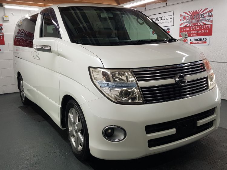 176-Nissan Elgrand e51 s3 2.5 automatic 8 seater white fresh japanese import leather excellent condition px and finance 6 months warranty
