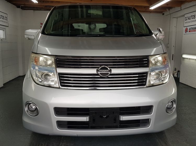 182-Nissan Elgrand e51 s3 2.5 automatic 8 seater silver full leather seats japanese import excellent condition -360 cameras-please quote 182