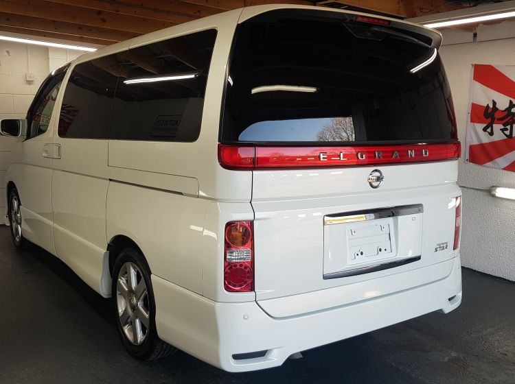 now sold thanks!!!!!!!184-Nissan elgrand e51 white 2.5 auto 8 leather seats fresh japanese import 08 in stock 360 camera view-please quote 184