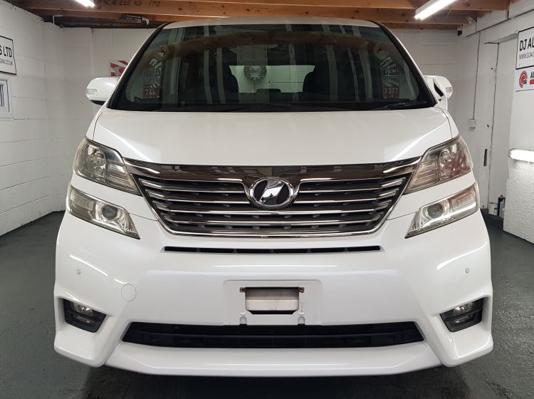 190-Toyota vellfire/alphard 2.4 white 8 seater fresh japanese import low miles 32k excellent condition -2008  please quote 190