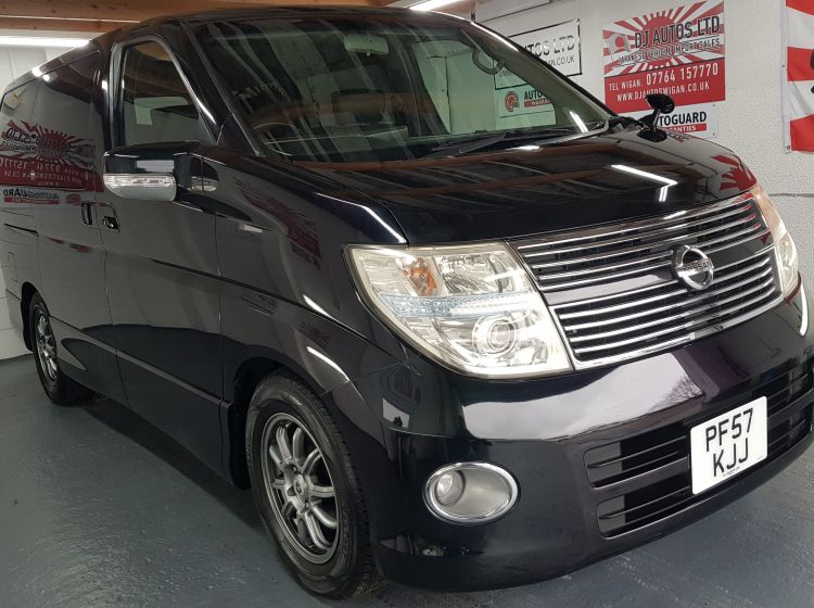 now sold thanks!!!!!!!202  nissan elgrand e51 s3 in black 2.5 automatic 8 leather seater fresh japanese import only 51k miles warranted-2007-please quote 202