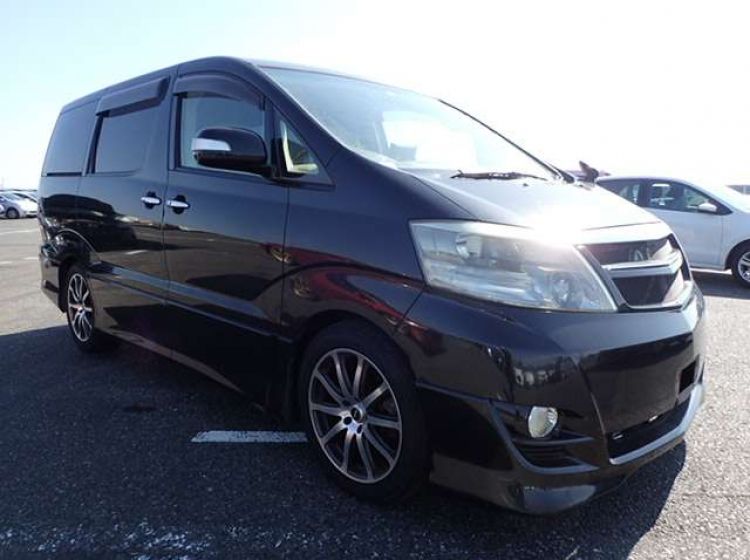 now sold thanks!!!!!!205 toyota alphard black 2.4 8 seater fresh japanese import only 39000 miles warranted -grade 4-2007- please quote 205