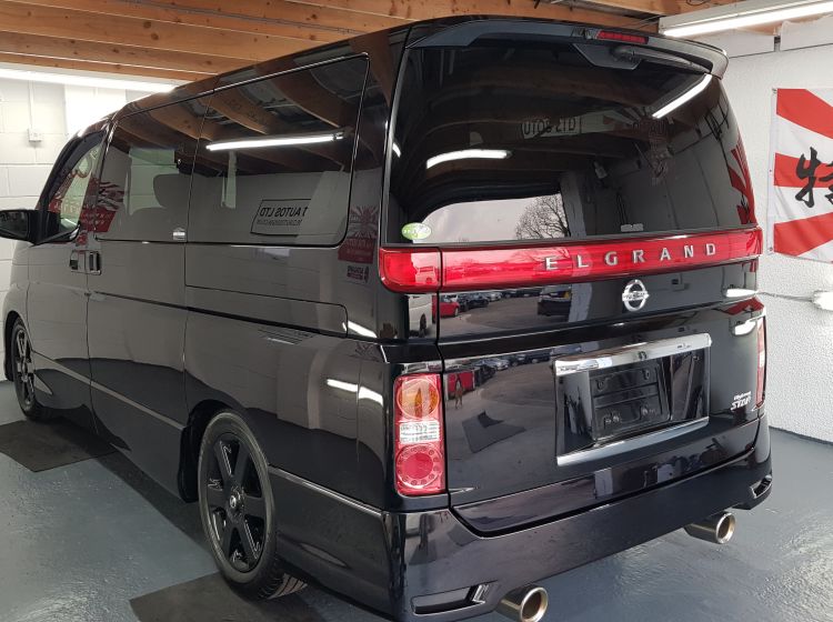 now sold thanks!!!!!!!206-Nissan Elgrand 2.5 automatic 8 seater black fresh japanese import  2007 -powder coated alloys-please quote 206