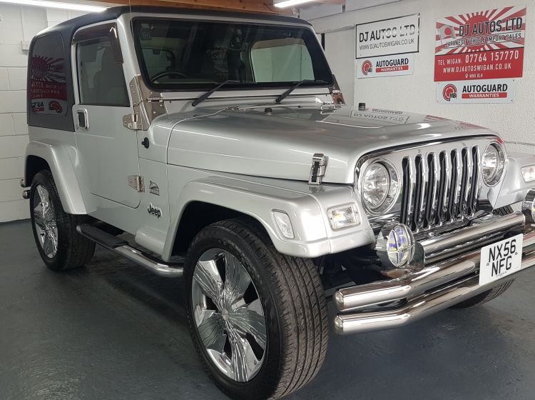 235-jeep wrangler 4.0 automatic in silver 2006 fresh japanese import fully chrome loaded excellent condition corrosion free please quote 235