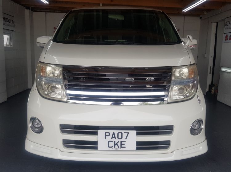now soldthanks!!!!!!!236-Nissan Elgrand e51 3.5 automatic 8 seats curtains white fresh japanese import 07 -excellent condition px and finance poss -6 months warranty -please quote-236