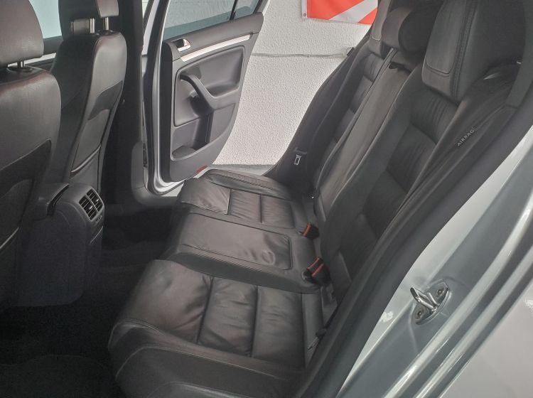 sold thanks!!!!!!!!272-Volkswagen Golf R32-3.2 V6 4Motion DSG in silver  fresh japanese import 2007 4.5 grade px  poss-excellent orignal condition- please quote 272