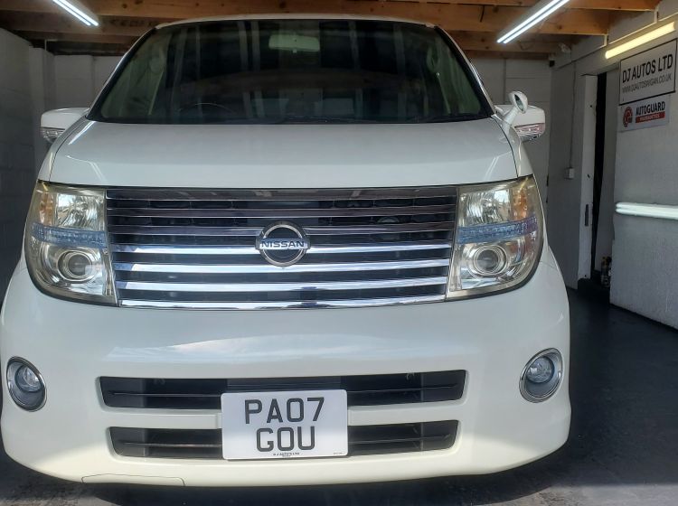 SOLD THANKS!!!!!329-Nissan Elgrand e51 2.5 automatic 8 seater fresh japanese import 47k miles 2007 	px poss-6 months warranty-please quote 329