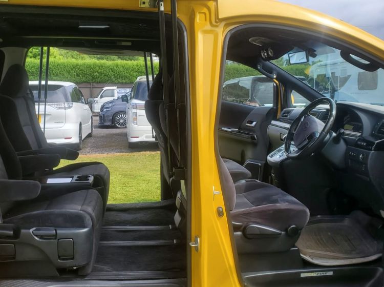 now sold!!!!!!!!!366-toyota vellfire awesome showcar 3500cc auto in yellow 30k miles sunroofs air suspension etc etc- please quote 366