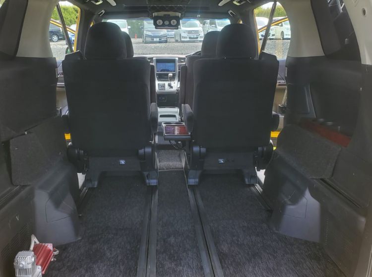 now sold!!!!!!!!!366-toyota vellfire awesome showcar 3500cc auto in yellow 30k miles sunroofs air suspension etc etc- please quote 366