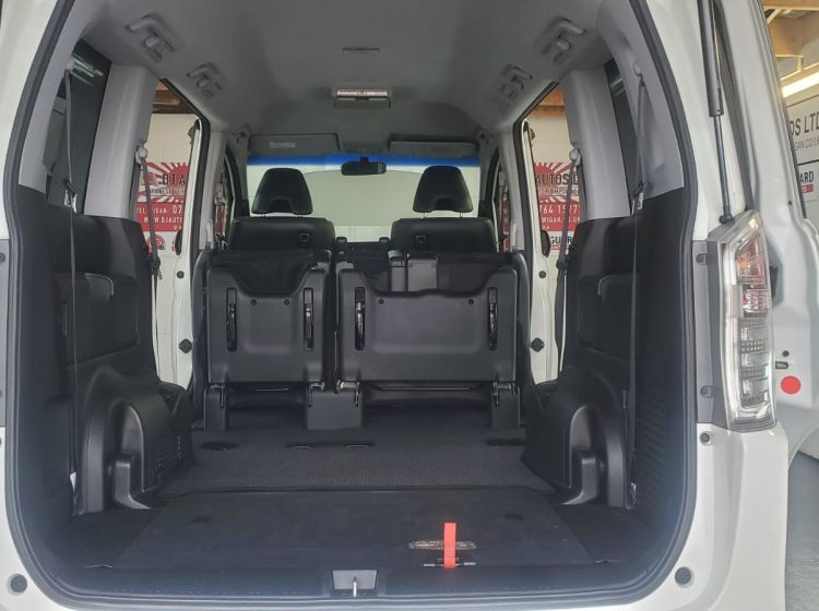 now sold thanks!!!!377-Honda stepwagon spada cool spirit 2.0 petrol automatic 8 seats only 62000 miles fresh japanese import with 6 months warranty-a1 condition-quote 377 to reserve me