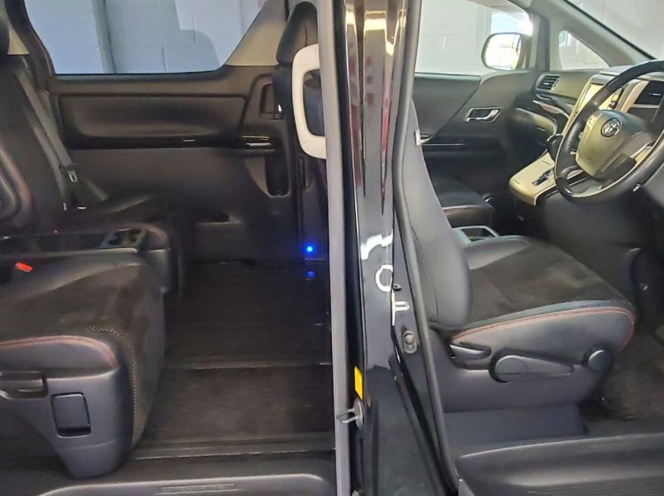 now sold thanks!!!381-Toyota vellfire golden eyes 2.4 automatic 7 seater fresh japanese import 2013 excellent condition	only 48k miles-in stock-please quote 381