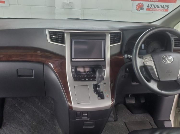 384 Toyota Alphard 2.4 petrol auto 7 seats sunroofs fresh japanese import 2012	in excellent condition 50k miles warranted please quote 384
