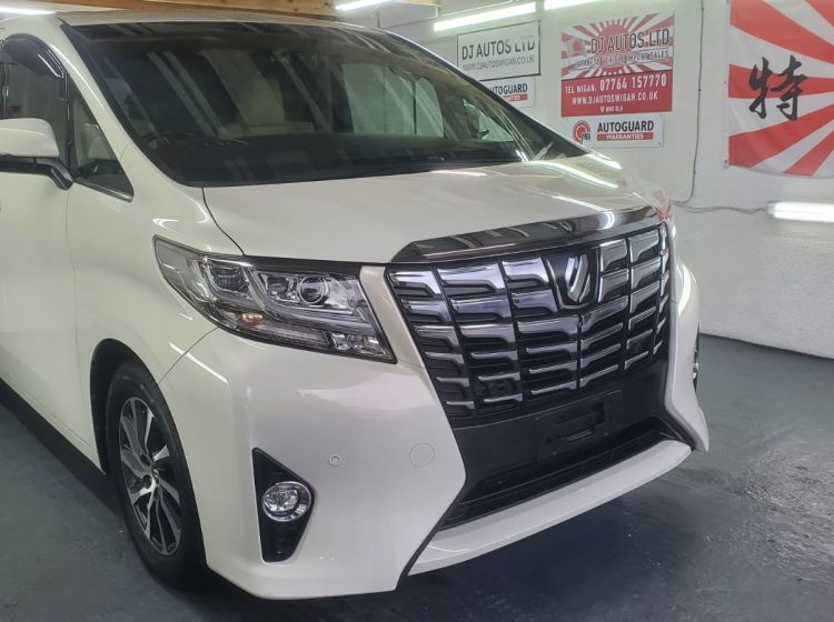 404-Toyota Alphard  3500cc automatic executive lounge leather 27k miles 2015 4.5 grade in stock-please quote 404 to reserve me!!!!!!