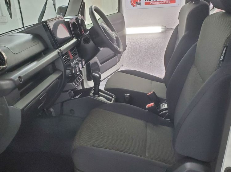 407-Suzuki jimny nomade 1.5 auto 4wd white new japanese import delivery miles 2025  px and finance avalible -36 months warranty-ready to go-quote 407 to reserve me!!!!!!!