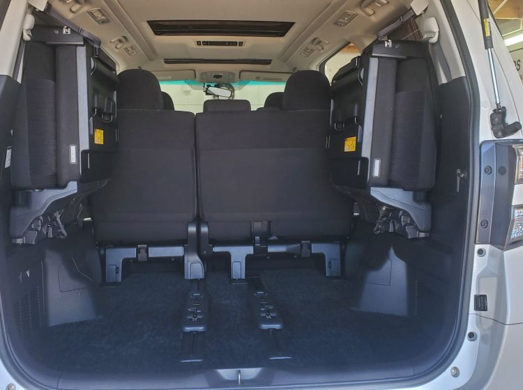 413-Toyota vellfire 2.4 auto 8 seats twin sunroofs fresh  japanese import 43k miles 2014 -excellent condition please quote 413 to reserve me!!!!