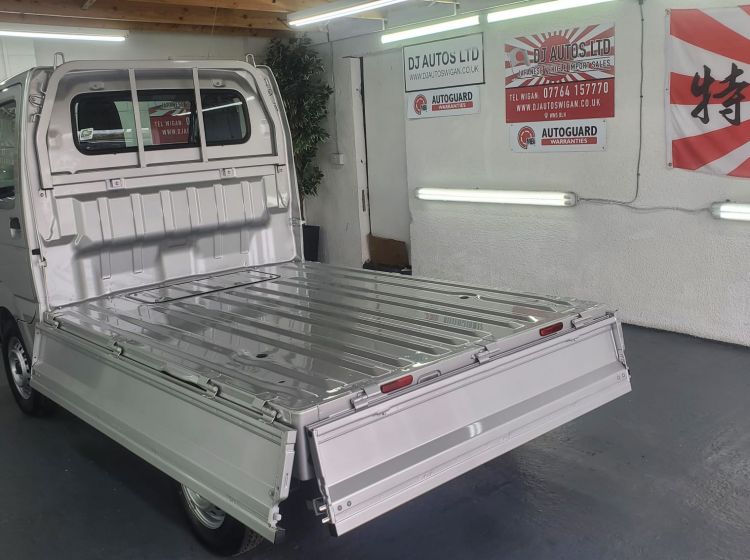 41-Suzuki carry mini pick up 660cc automatic 4wd japanese import delivery miles 2025 new condition