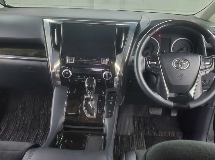 420-Toyota Alphard 2.5 black auto c pack 7 seat jap import 34k miles excellent condition 4.5 japanese grade- please quote 420 to reserve me