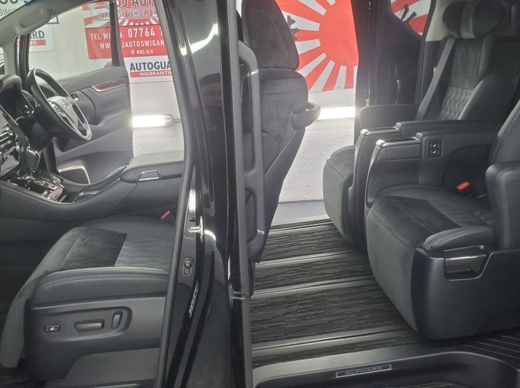 420-Toyota Alphard 2.5 black auto c pack 7 seat jap import 34k miles excellent condition 4.5 japanese grade- please quote 420 to reserve me