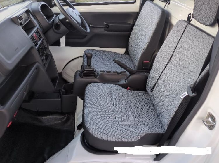 422-Nissan clipper mini pickup 660cc japanese import 12 delivery miles 2025 	due in january please quote 422 to reserve