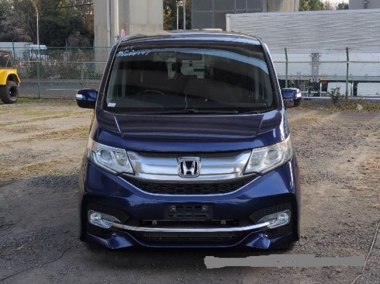 424-Honda stepwagon spada rp3 1.5 turbo auto blue japanese import 8 seats 2015 due in uk march -please quote 424 to reserve me