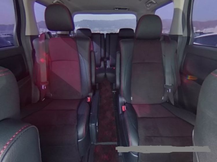 427-Toyota vellfire 2.4 auto golden eyes 7 seater japanese import only 18k miles 4.5 grade 2013 due in uk may-please quote 427 to reserve me