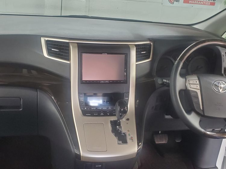 427-Toyota vellfire 2.4 auto golden eyes 7 seater japanese import only 18k miles 4.5 high grade 2013-please quote 427 to reserve me