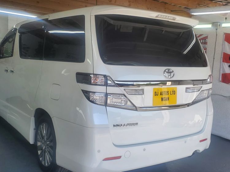 427-Toyota vellfire 2.4 auto golden eyes 7 seater japanese import only 18k miles 4.5 high grade 2013-please quote 427 to reserve me