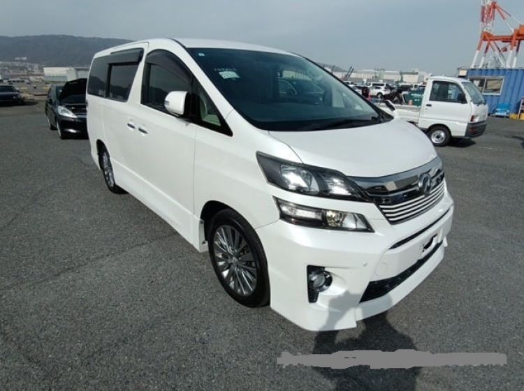427-Toyota vellfire 2.4 auto golden eyes 7 seater japanese import only 18k miles 4.5 grade 2013 due in uk may-please quote 427 to reserve me