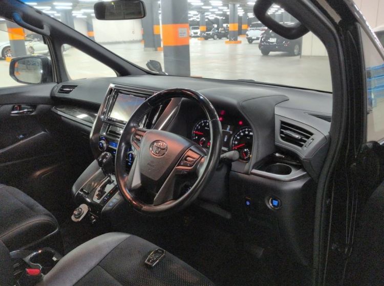 429-Toyota vellfire 2.5 A edition auto golden eyes 7 seats japanese import 44k miles 2016  due in uk may-please quote 429 to reserve me