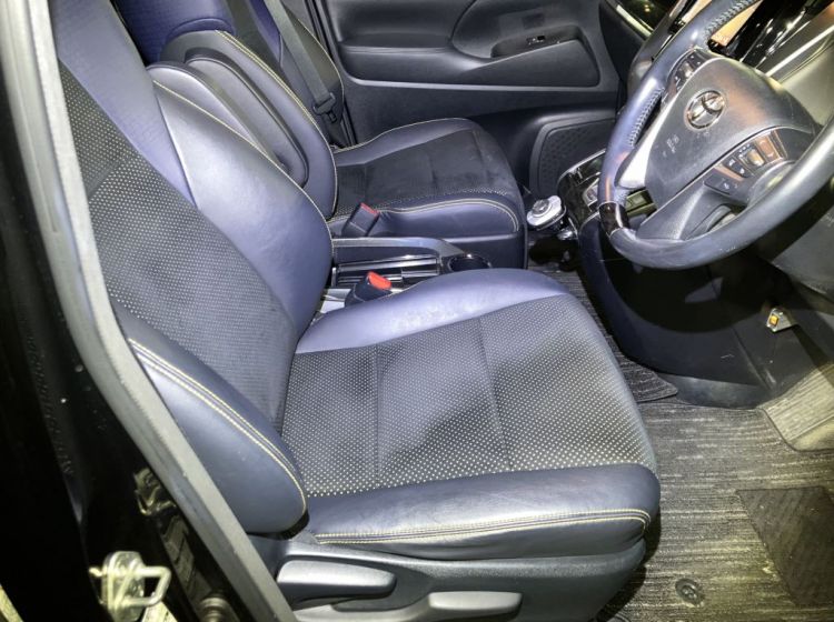 429-Toyota vellfire 2.5 A edition auto golden eyes 7 seats japanese import 44k miles 2016  due in uk may-please quote 429 to reserve me