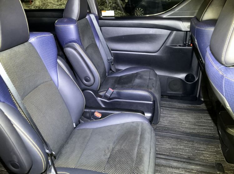 429-Toyota vellfire 2.5 A edition auto golden eyes 7 seats japanese import 44k miles 2016  due in uk may-please quote 429 to reserve me