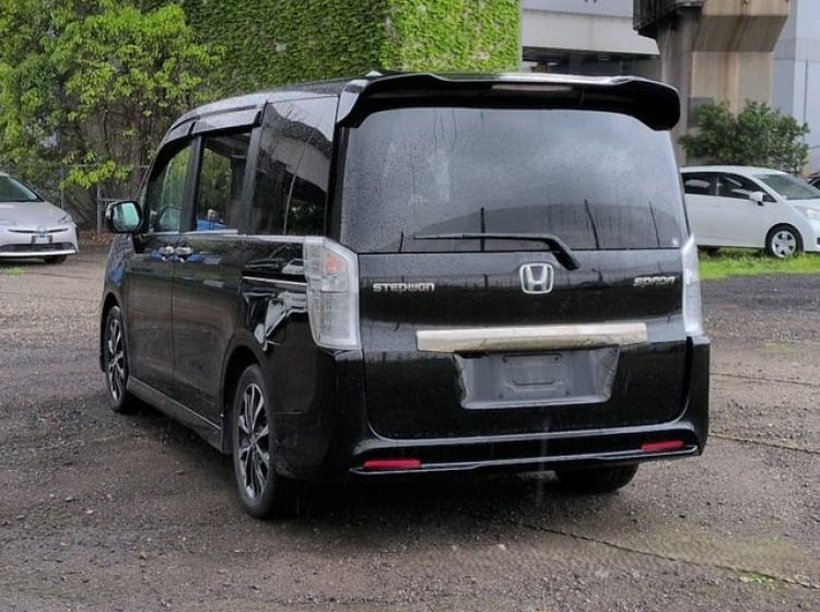 432-Honda stepwagon spada cool spirit 2.0 automatic black fresh japanese import 2013	6 months warranty- please quote 432 to reserve me
