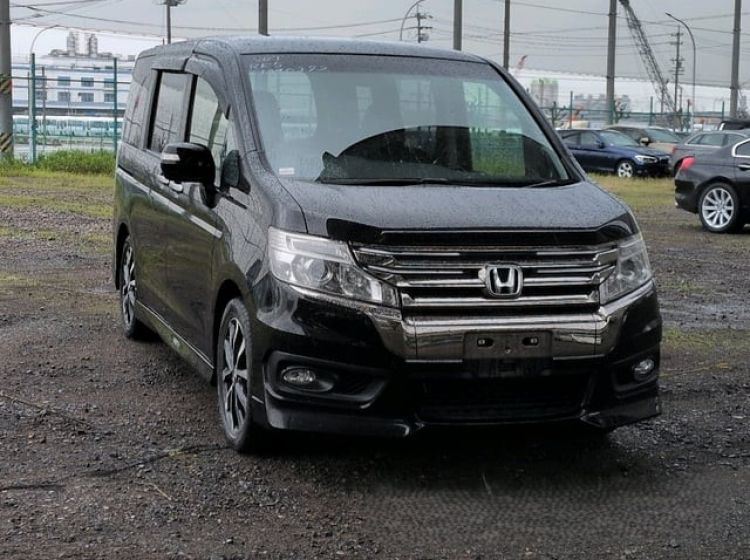 432-Honda stepwagon spada cool spirit 2.0 automatic black fresh japanese import 2013	6 months warranty- please quote 432 to reserve me