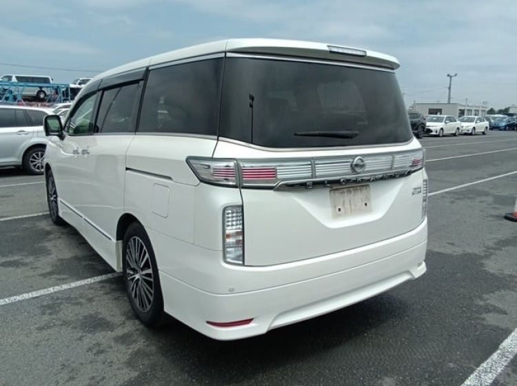 437-Nissan Elgrand e52 2.5cc automatic 7 leather seater fresh japanese import 2014 due in uk september-please quote 437