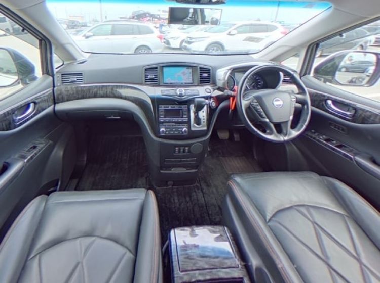 437-Nissan Elgrand e52 2.5cc automatic 7 leather seater fresh japanese import 2014 due in uk september-please quote 437