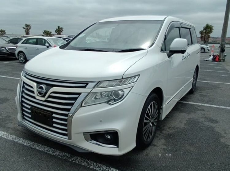 437-Nissan Elgrand e52 2.5cc automatic 7 leather seater fresh japanese import 2014 due in uk september-please quote 437